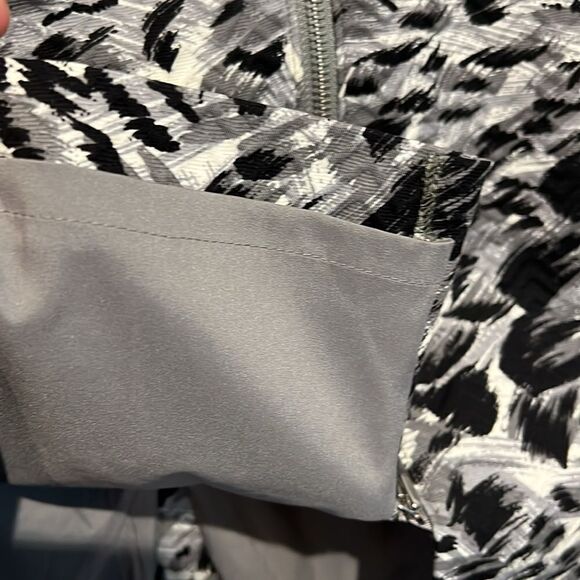 Talbots Black, Grey, White Pattern Lined Skirt Size 14 - Picture 6 of 12